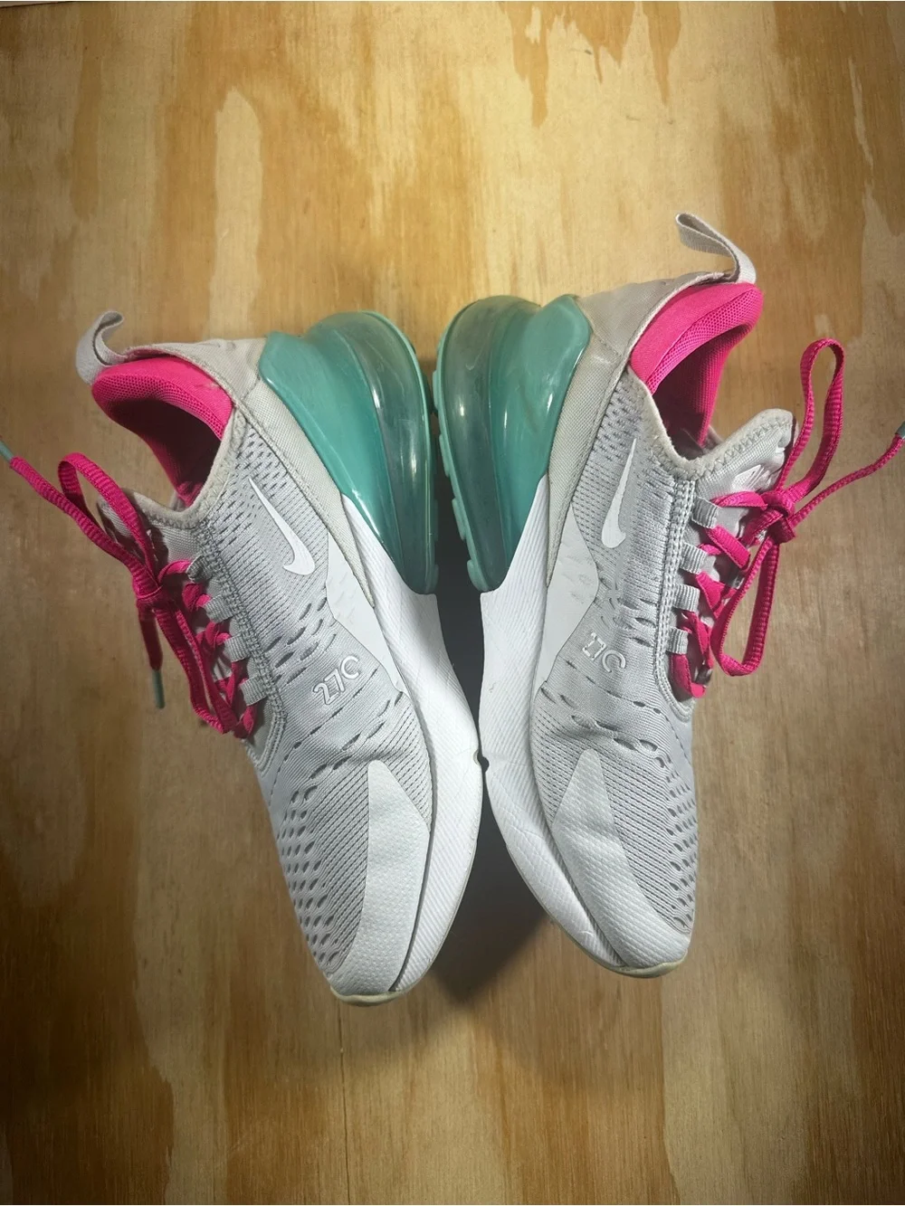 Nike Air Max 270 Sneakers Light Gray Pink Teal Women’s Size 7